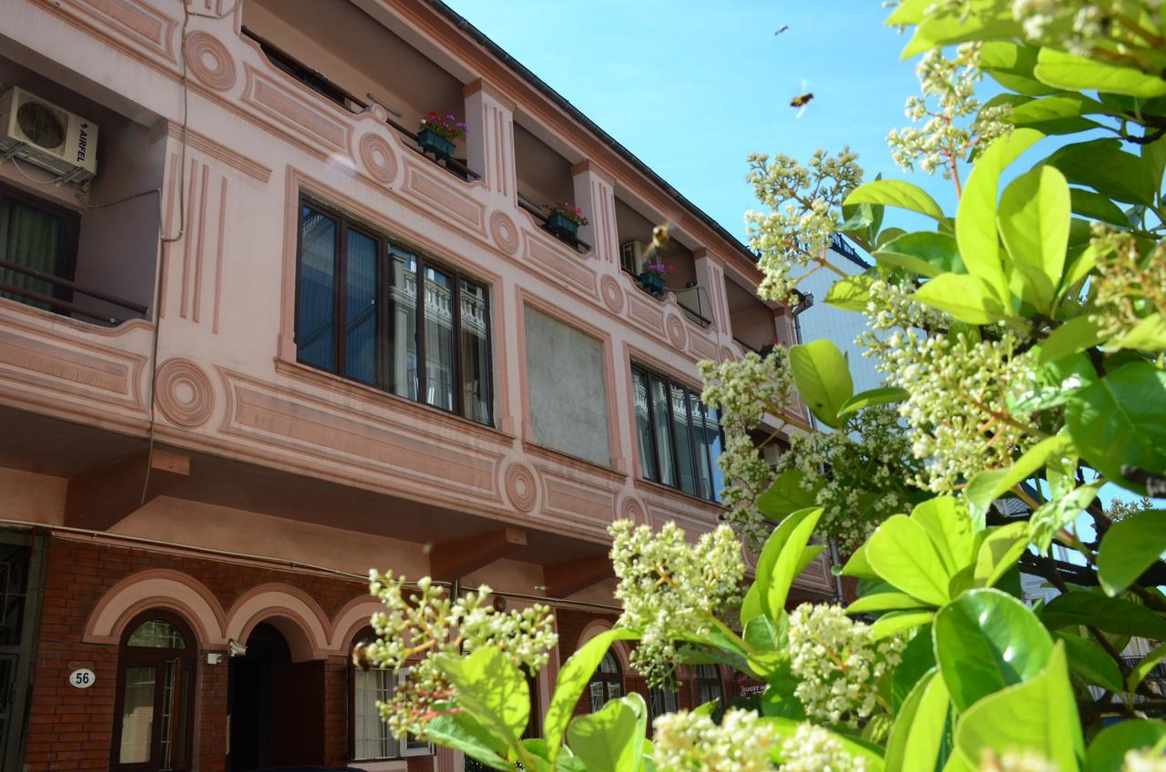 Hostel Batumi Globus Exterior photo